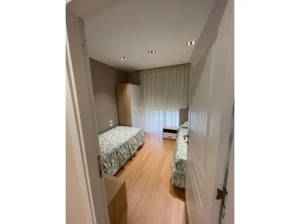 Tirane, shitet apartament 2+1+Ballkon Kati 8, 102 m² 200.000 € 