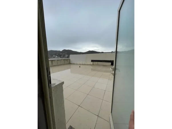 Tirane, shitet apartament 2+1+Ballkon Kati 8, 102 m² 200.000 € 