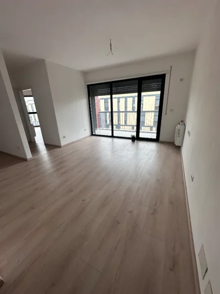 Tirane, jap me qera apartament 2+1+Ballkon Kati 6, 89 m² 770 € (Rruga panorama)