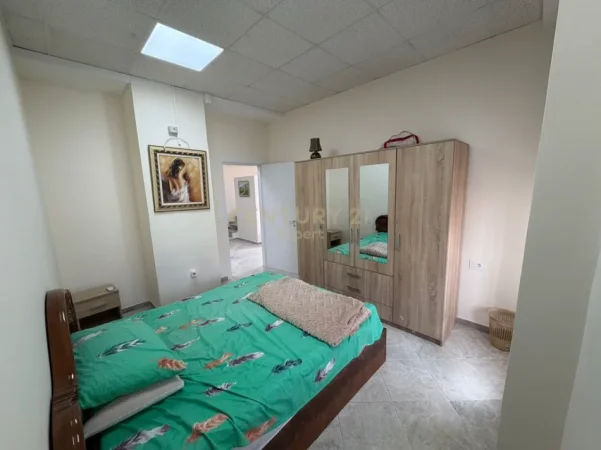 Tirane, jepet me qera apartament 2+1 Kati 1, 96 m² 650 € (ambasada gjermane)