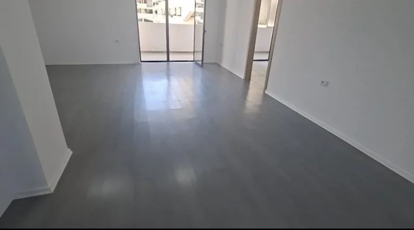 Tirane, jepet me qera ambjent biznesi Kati 1, 94 m² 600 € (Rruga 5 Maji)