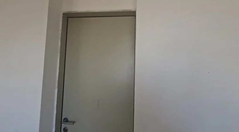 Tirane, jepet me qera ambjent biznesi Kati 1, 94 m² 600 € (Rruga 5 Maji)