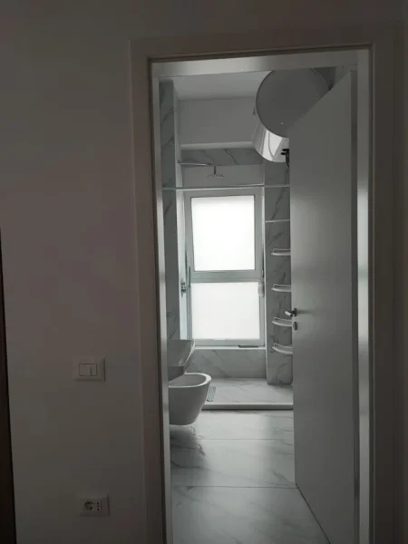 Tirane, jepet me qera apartament 2+1 Kati 3, 100 m² 500 € (Ali Demi)