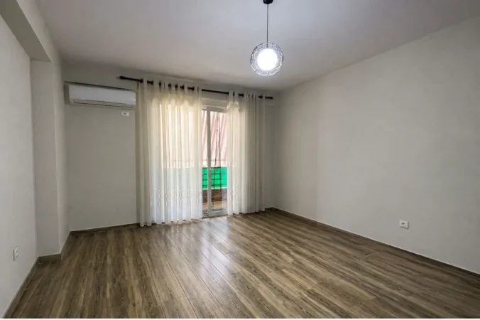 Tirane, shitet apartament 2+1+Aneks+Ballkon Kati 4, 121 m² 168.420 € (Fresku)