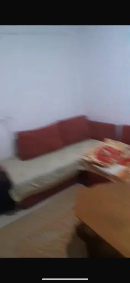 Tirane, jepet me qera apartament 1+1 Kati 4, 60 m² 300 € (Rruga 5 Maji)