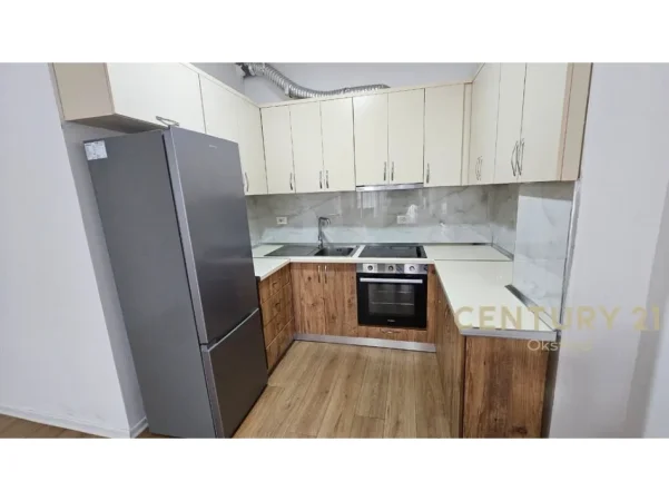 Tirane, jepet me qera apartament 1+1+Ballkon Kati 5, 75 m² 500 € (don bosko)