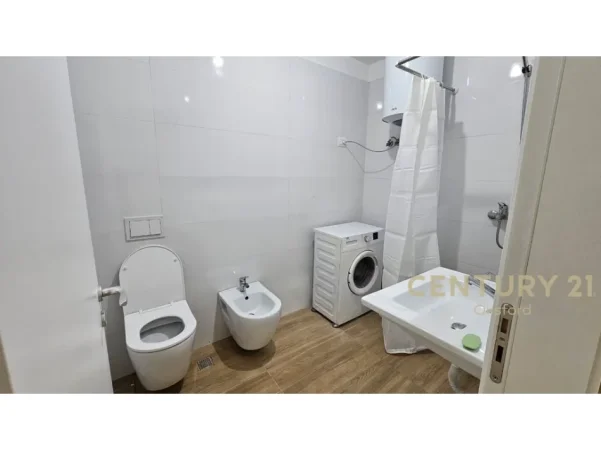 Tirane, jepet me qera apartament 1+1+Ballkon Kati 5, 75 m² 500 € (don bosko)