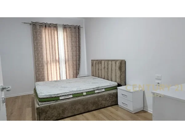 Tirane, jepet me qera apartament 1+1+Ballkon Kati 5, 75 m² 500 € (don bosko)