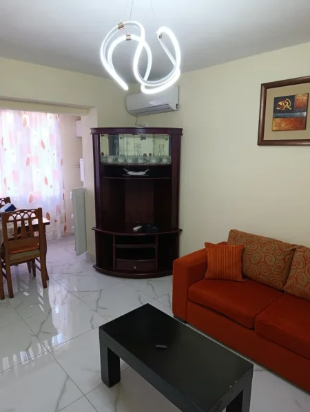 Tirane, jepet me qera apartament 1+1 Kati 3, 60 m² 400 € (Shkolla E Bashkuar)