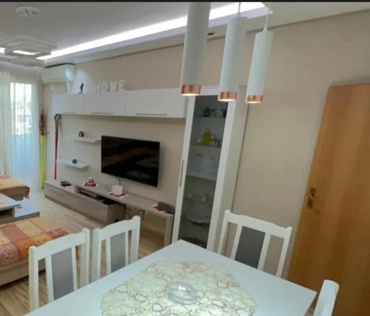 Tirane, jepet me qera apartament 2+1 Kati 12, 110 m² 850 € (Te Nente Kateshet)
