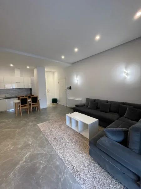 Tirane, jepet me qera apartament 2+1 , 116 m² 1.350 € (Kompleksi Delijorgji)