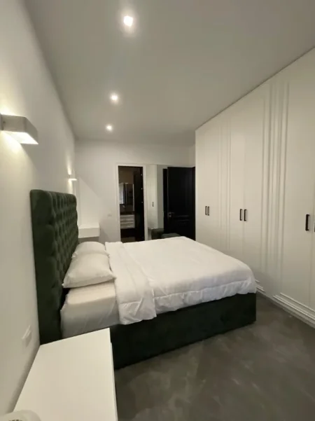 Tirane, jepet me qera apartament 2+1 , 116 m² 1.350 € (Kompleksi Delijorgji)