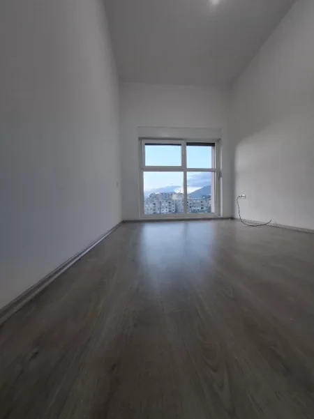 🔥🏠Apartament 2+1+2+Ballkon 320Lek/muaj Per Qera - 105 m² (ALI DEMI)🔥