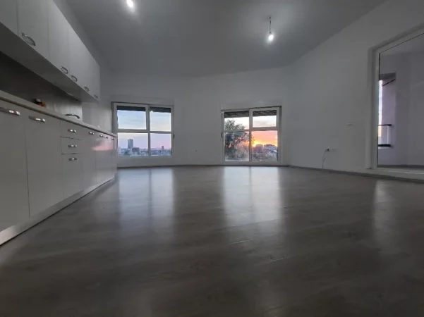 🔥🏠Apartament 2+1+2+Ballkon 320Lek/muaj Per Qera - 105 m² (ALI DEMI)🔥