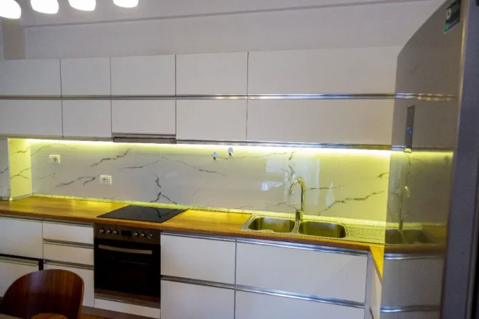 Tirane, jepet me qera apartament 2+1 Kati 7, 107 m² 749 € (Astir)
