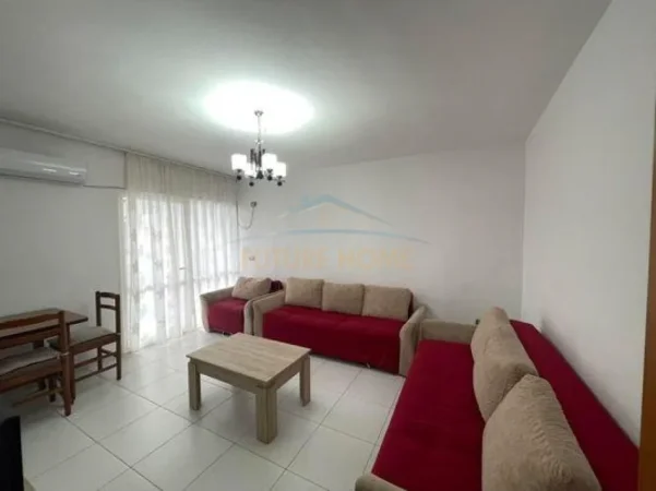 Tirane, jepet me qera apartament 3+1+Ballkon Kati 3, 90 m² 600 € (Rruga Bardhyl)