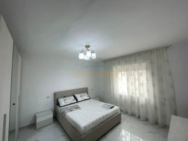 Tirane, jepet me qera apartament 3+1+Ballkon Kati 3, 90 m² 600 € (Rruga Bardhyl)