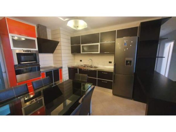 Tirane, jepet me qera apartament 2+1+A+BLK Kati 4, 116 m² 650 Euro (kopshti zoologjik)