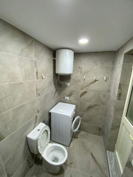 Tirane, jepet me qera 1+1 Kati 1, 25 m² 20.000 Leke