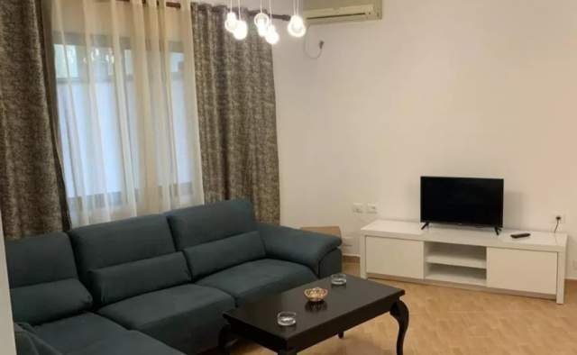 Tirane, jepet me qera apartament 2+1 400 Euro