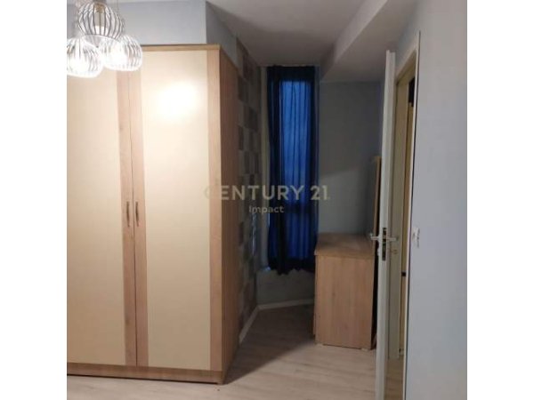 Tirane, jepet me qera apartament 2+1 Kati 0, 59 m² 400 Euro (Kopshti Botanik)