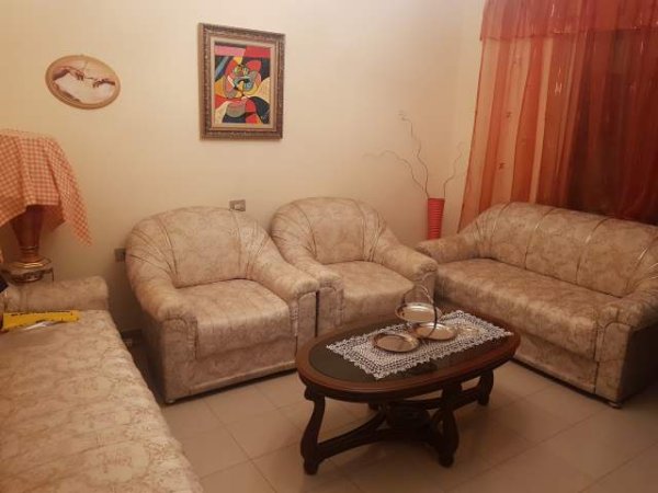 Tirane,Ne Qender Sheshi Skenderbej  te POSTA QENDRORE e tregu Çam shitet 2+1+2ball. 75m2 neto 89000euro