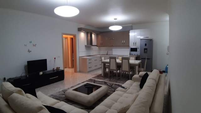 Tirane, jepet me qera apartament 2+1+BLK Kati 1, 90 m² 330 Euro