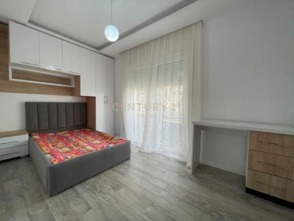 Tirane, jepet me qera apartament duplex 2+1+A+BLK Kati 1, 145 m² 800 Euro (Kodra e Diellit)