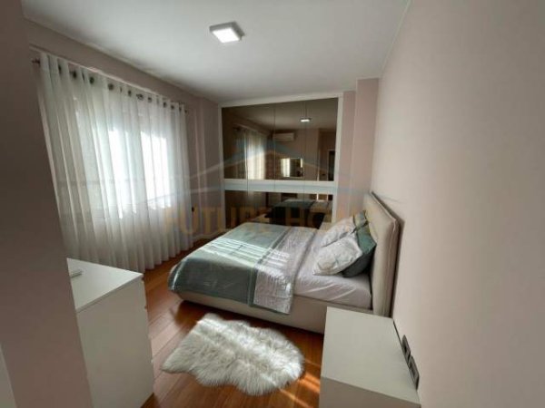 Tirane, shitet apartament 2+1+BLK Kati 2, 121 m² 300.000 Euro (Liqeni i Thate)