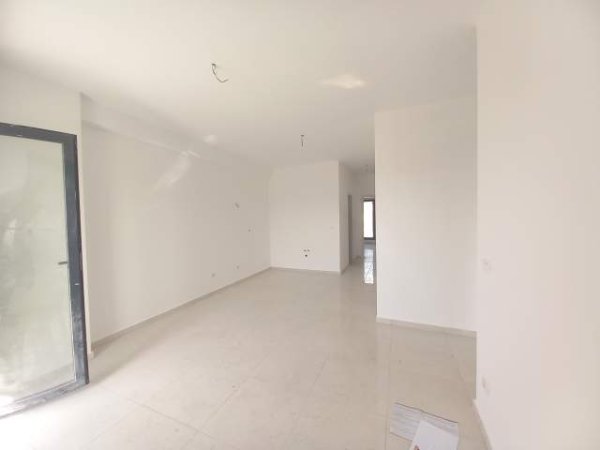 Tirane, jap me qera apartament 2+1+BLK Kati 4, 117 m² 550 Euro (Rruga papa kristo negovani)