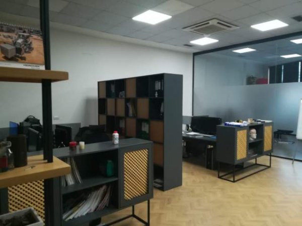 Tirane, shitet zyre Kati 2, 198 m² 2.500 Euro/m2 (kompleksi Delijorgji)