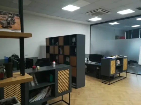 Tirane, shitet zyre Kati 2, 198 m² 2.500 Euro/m2 (kompleksi Delijorgji)