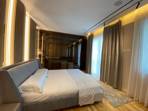 Tirane, jepet me qera apartament 1+1 Kati 1, 90 m² 1.400 Euro