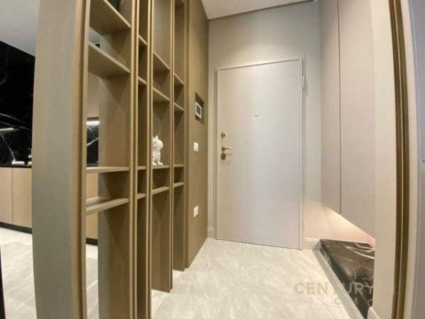Tirane, jepet me qera apartament 1+1 Kati 1, 90 m² 1.400 Euro