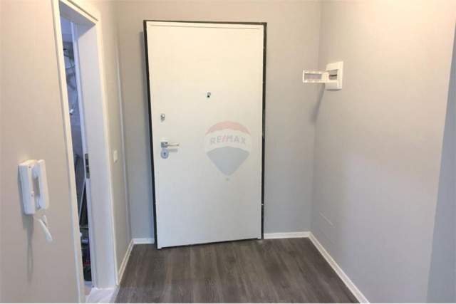 Tirane, jepet me qera apartament 2+1 Kati 5, 75 m² 400 Euro (Rruga e Dibres)