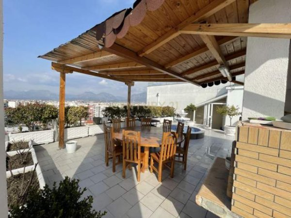 Tirane, jepet me qera apartament 3+1+A+BLK Kati 6, 190 m² 900 Euro (Yzberisht)