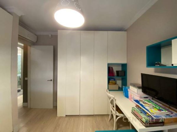 Tirane, jepet me qera apartament 2+1+A+BLK Kati 7, 94 m² 700 Euro (Qendra Kristal)