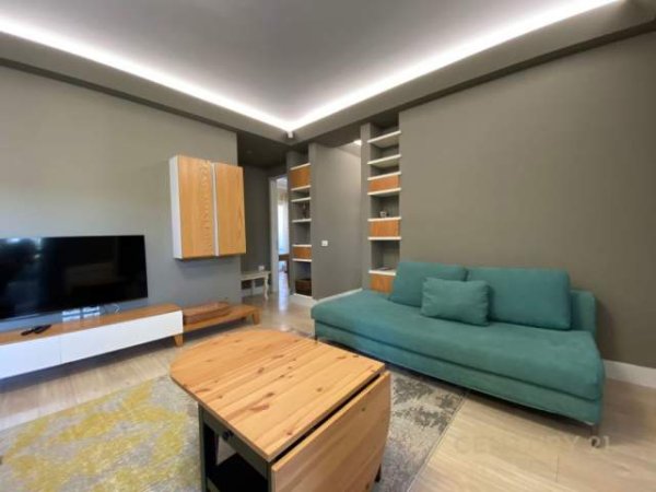 Tirane, jepet me qera apartament 2+1+A+BLK Kati 7, 94 m² 700 Euro (Qendra Kristal)