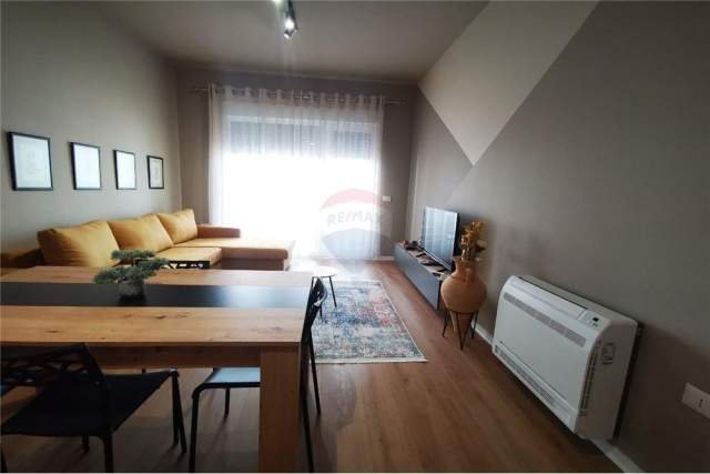 Tirane, jepet me qera apartament 2+1 Kati 4, 110 m² 600 Euro (Rruga Artan Lenja)