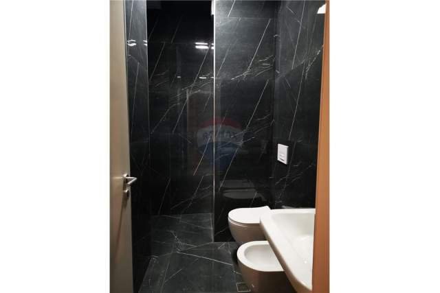 Tirane, jepet me qera apartament 2+1 Kati 4, 110 m² 600 Euro (Rruga Artan Lenja)