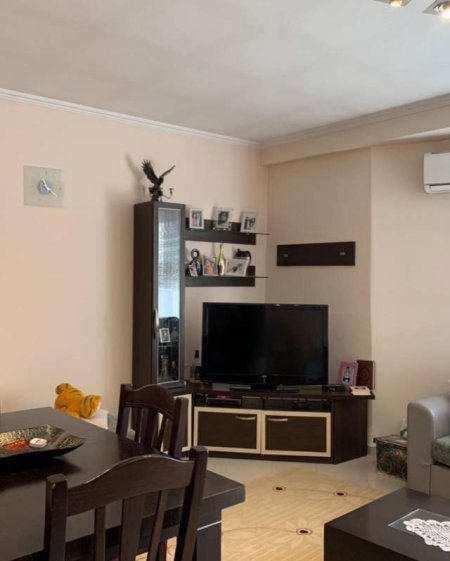 Tirane, jepet me qera apartament 2+1+BLK Kati 7, 100 m²300€ (Yzberisht rruga 3 deshmore , Bar Unik)