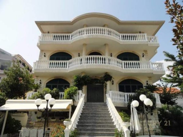 Tirane, Vile per qira,  5+1+BLK, 762 m² 1.500 Euro (Ali Demi)