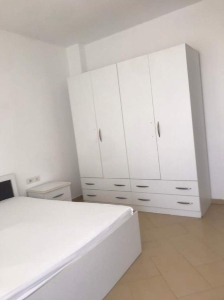 Tirane, jepet me qera 1+1 Kati 8, 60 m² 35.000 Leke (Astir)