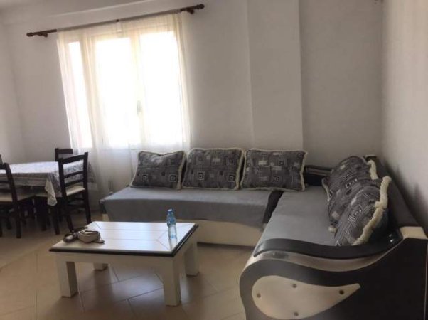 Tirane, jepet me qera 1+1 Kati 8, 60 m² 35.000 Leke (Astir)