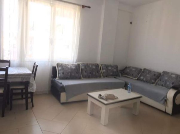 Tirane, jepet me qera 1+1 Kati 8, 60 m² 35.000 Leke (Astir)