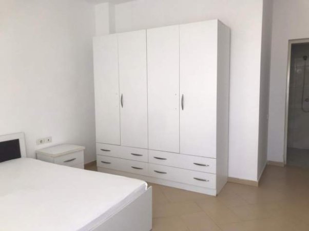 Tirane, jepet me qera 1+1 Kati 8, 60 m² 35.000 Leke (Astir)