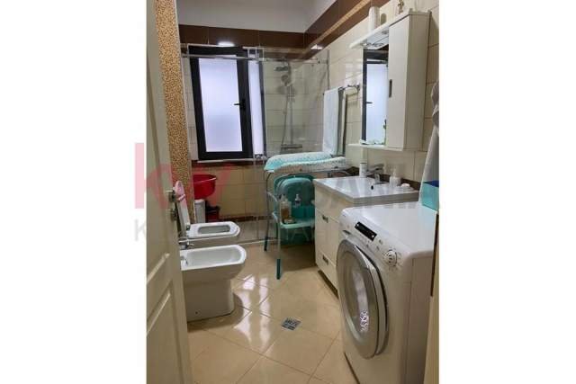 Tirane, jepet me qera apartament 2+1 Kati 6, 93 m² 38.000 Leke (Yzberisht)