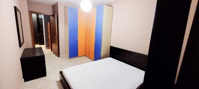 Tirane, jepet me qera 95 m² 500 Euro (21 Dhjetori)