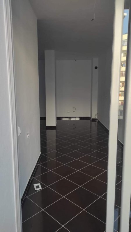 Tirane, shitet apartament 1+1 Kati 4, 67 m² 69.000 Euro (Fresk)