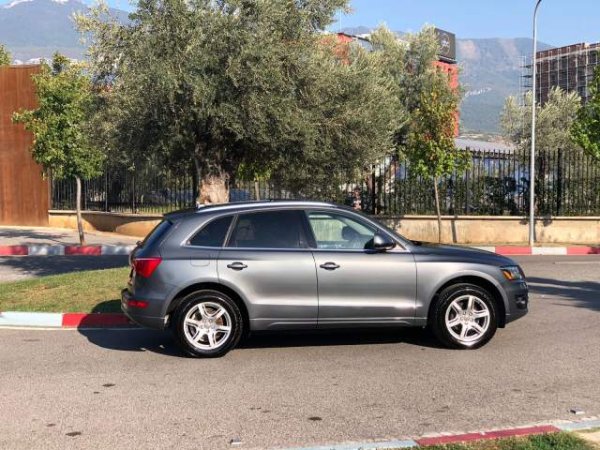 Tirane, shes xhip Audi Q5 2.0 BENZIN QUATTRO PANORAMA Viti 2012,